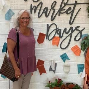 Meet your Posher, Roxanne